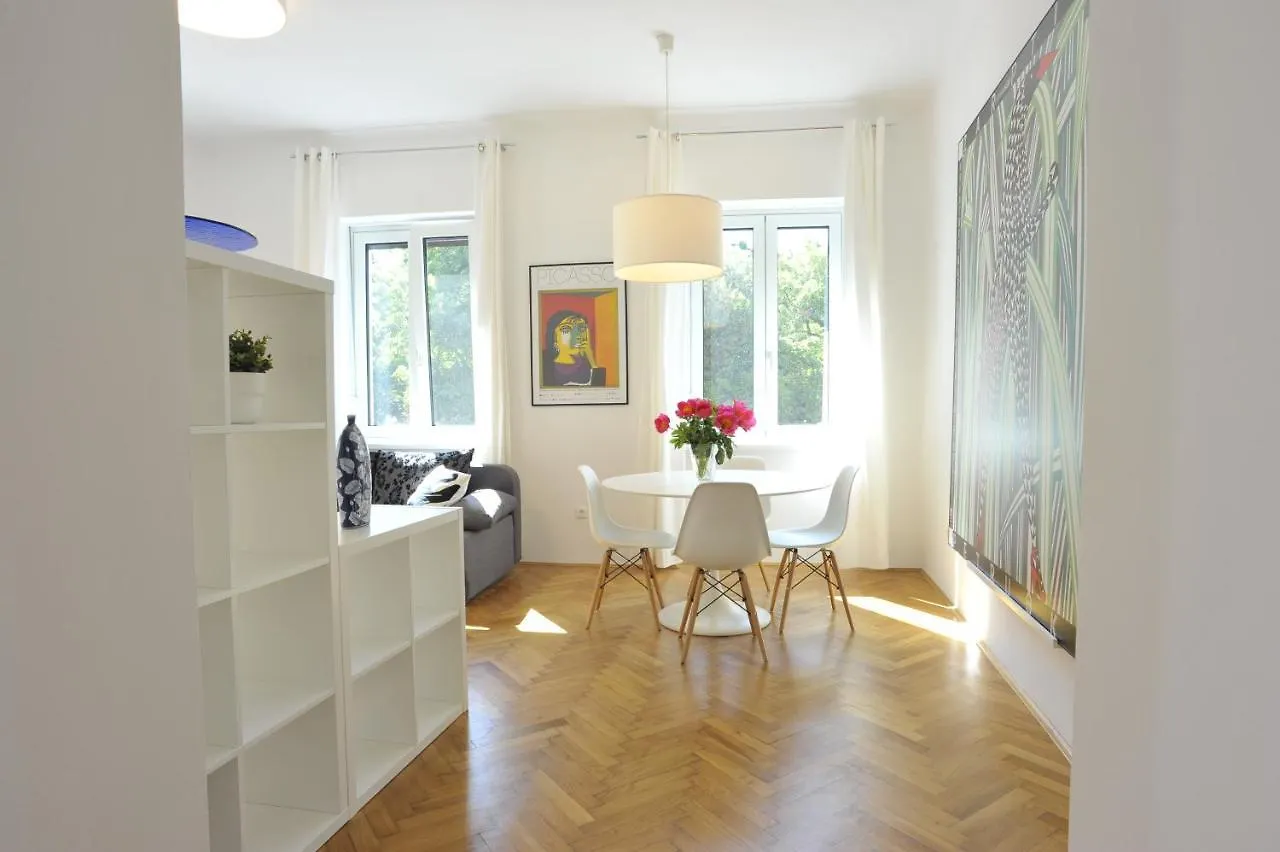 Apartment Oberon Ρόβινι
